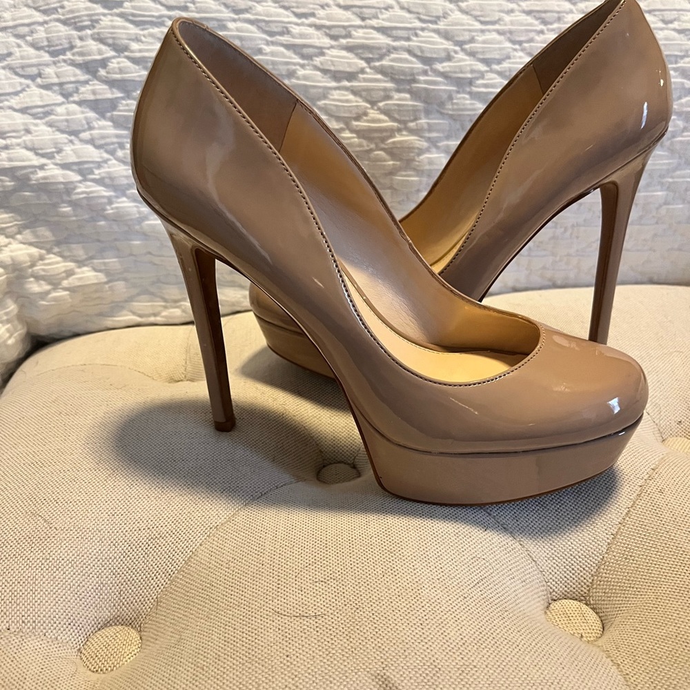 Jessica Simpson stiletto pumps